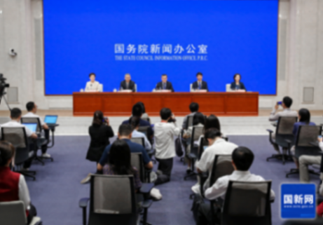 南博会目前报名进馆参展企业近2000家,近一半为境外企业