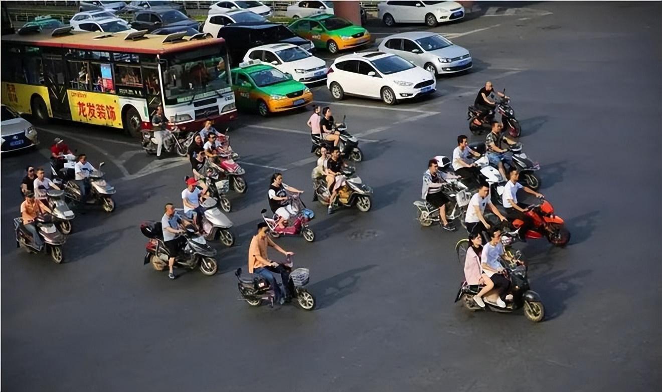 特斯拉FSD遭调查,入华进度或再次推迟,纯视觉方案天生缺陷?