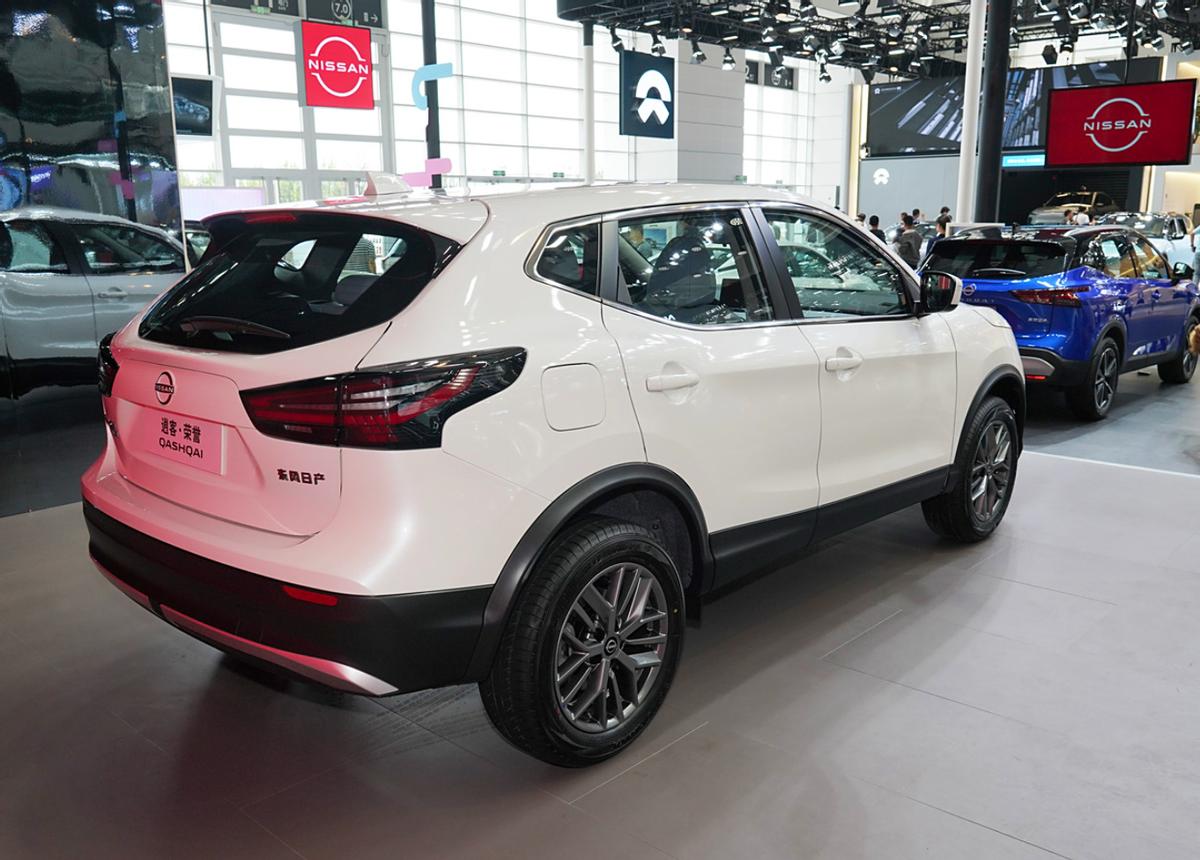 9.98万起步!2.0+CVT,前后独立悬挂,逍客·荣誉一口价上市