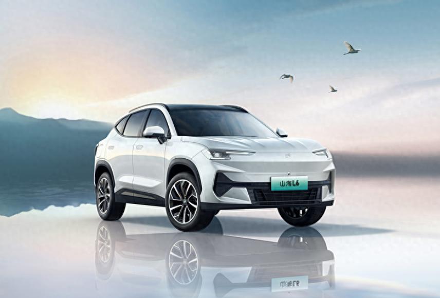 又一紧凑型车型登场,新车前脸果然不一样,真皮座椅舒适性不错