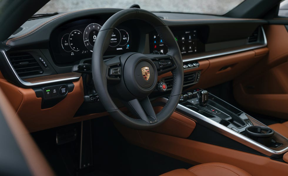 2025 款保时捷 911 Carrera S 现拥有 473 马力,但取消手动挡选项