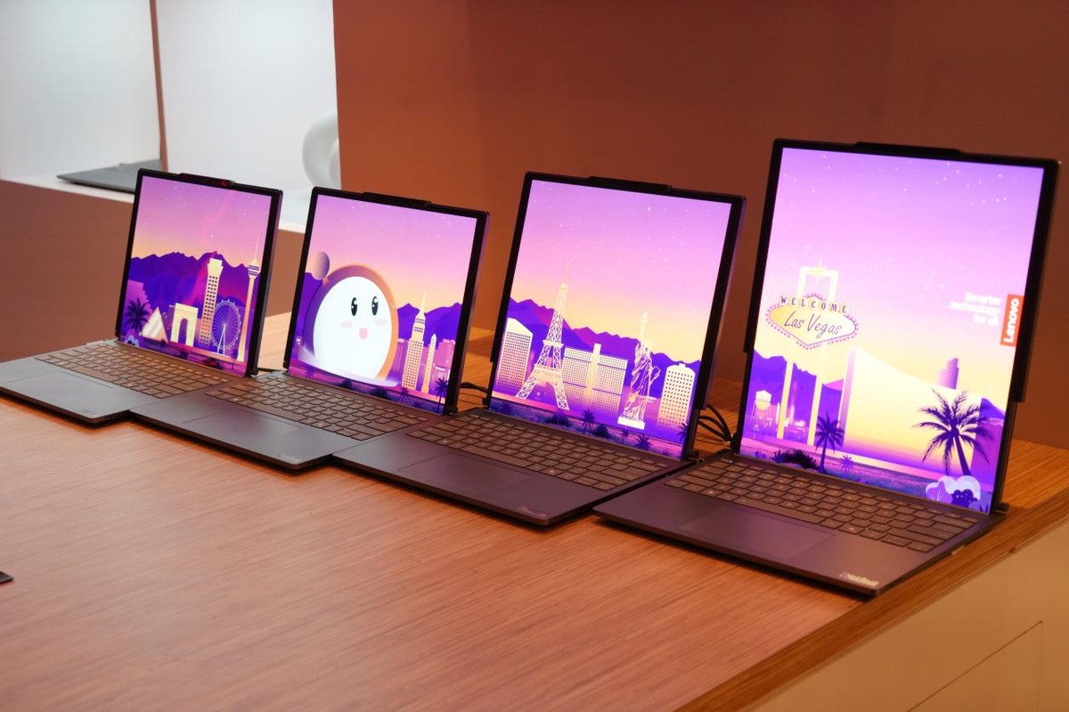 联想亮相 CES 2025:全球首款卷轴屏笔记本问世