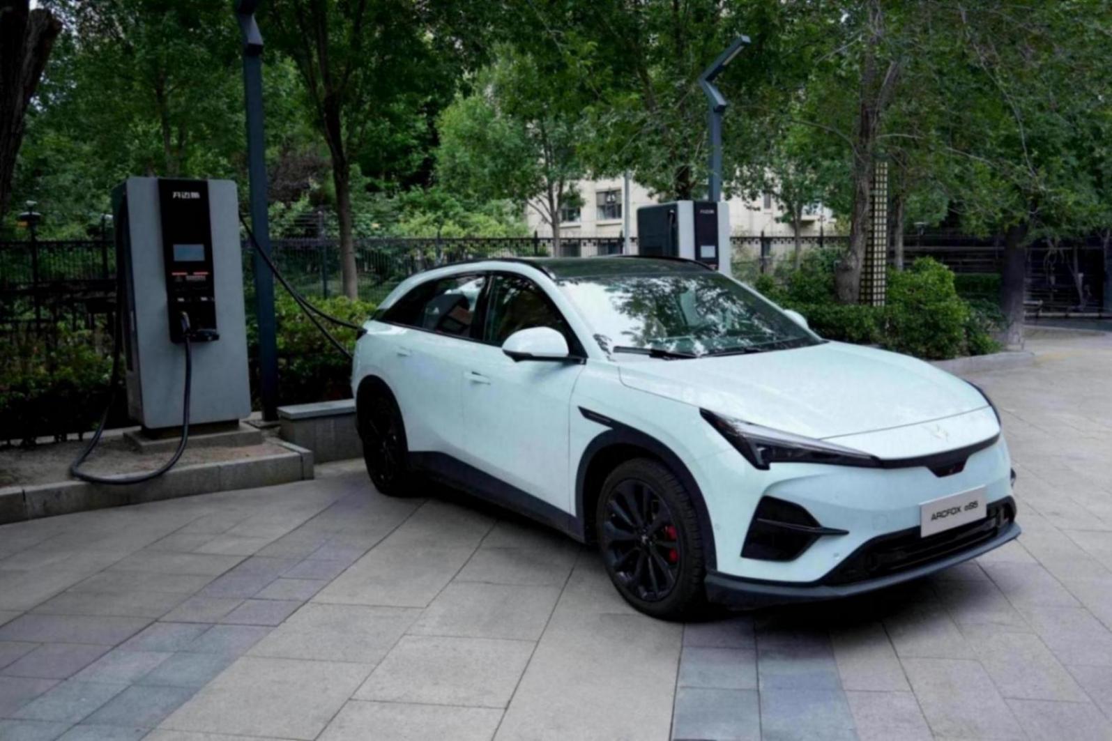 极狐汽车:以务实行动破解充电焦虑,引领行业生态共建
