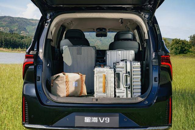 20万内买不到插混大MPV?风行星海V9越享17.99万起,配置拉挺满