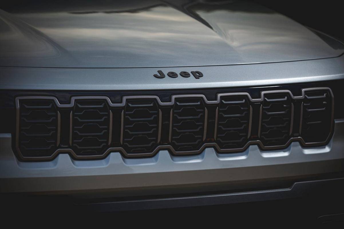 全新Jeep切诺基,1.6T+双电机混动,回归方正设计