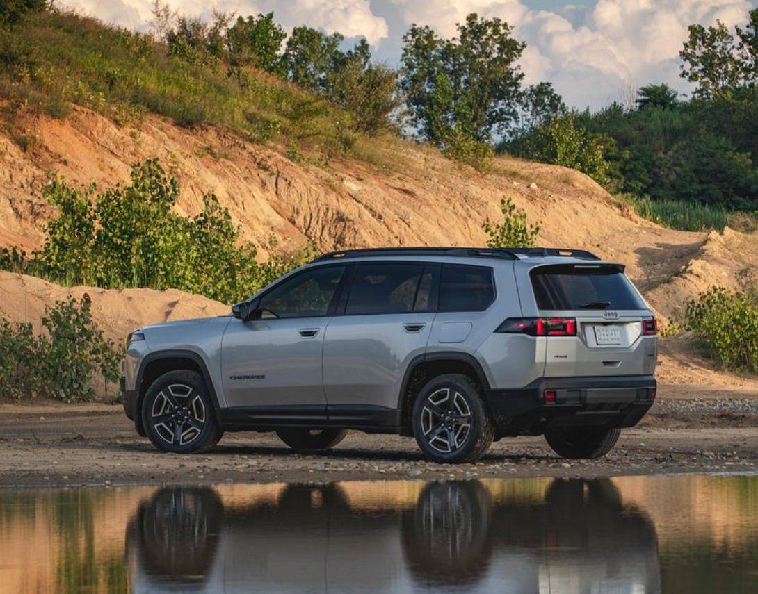 全新Jeep切诺基,1.6T+双电机混动,回归方正设计