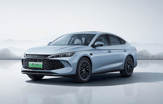 8月轿车销量丨轩逸稳居前三,小米SU7环比下滑,Model 3势头猛