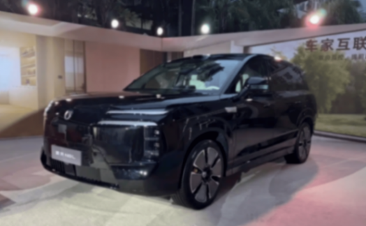 又一大六座SUV,腾势N8L售29.98万起,自己人都不放过