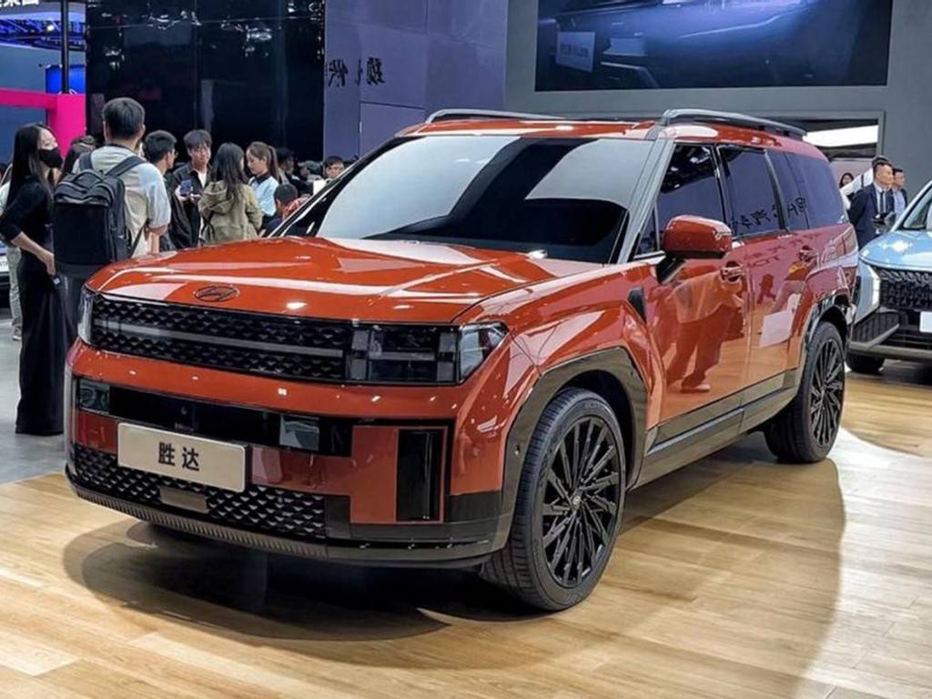 方程豹钛7月销破2万辆,长得像钛7的全新胜达却卖不动,为何?