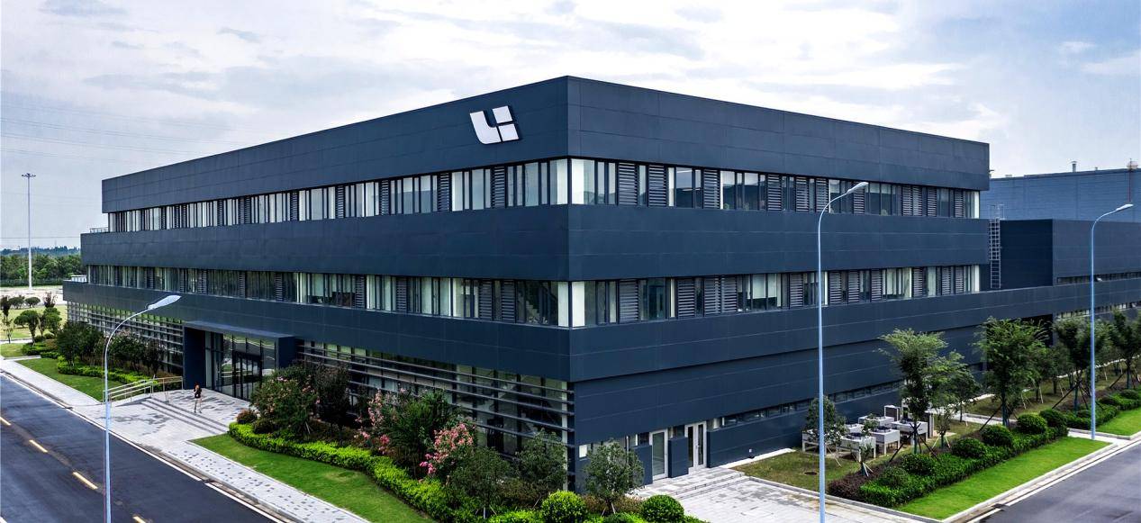 理想具身智能:从出行工具到“硅基家人”