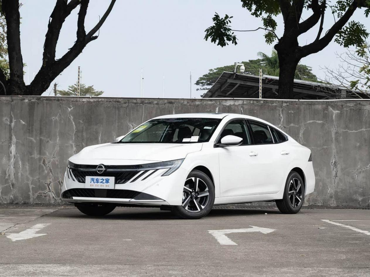10万级家用家轿对决:2026款朗逸Pro 1.5L对比全新轩逸