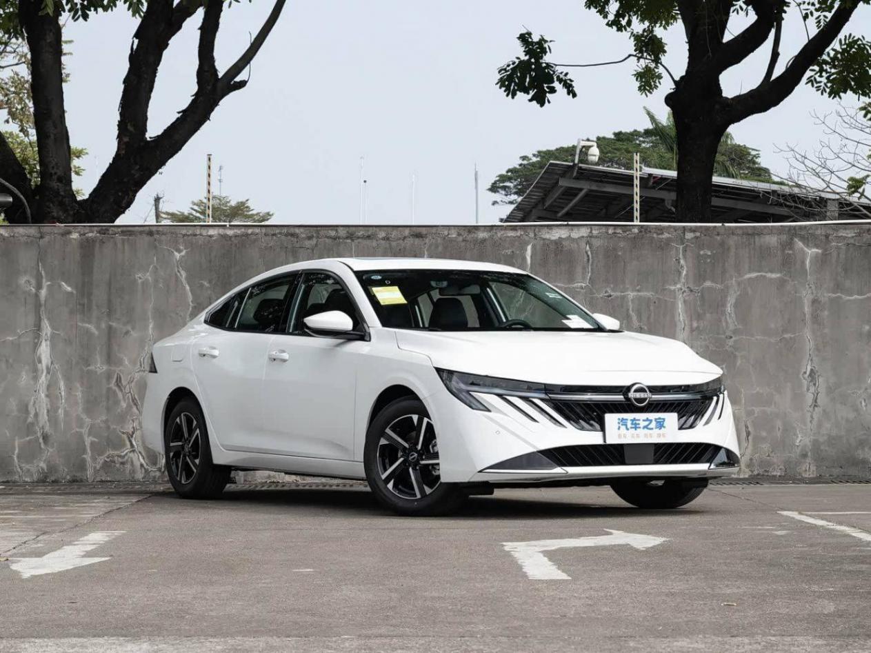 10万级家用家轿对决:2026款朗逸Pro 1.5L对比全新轩逸