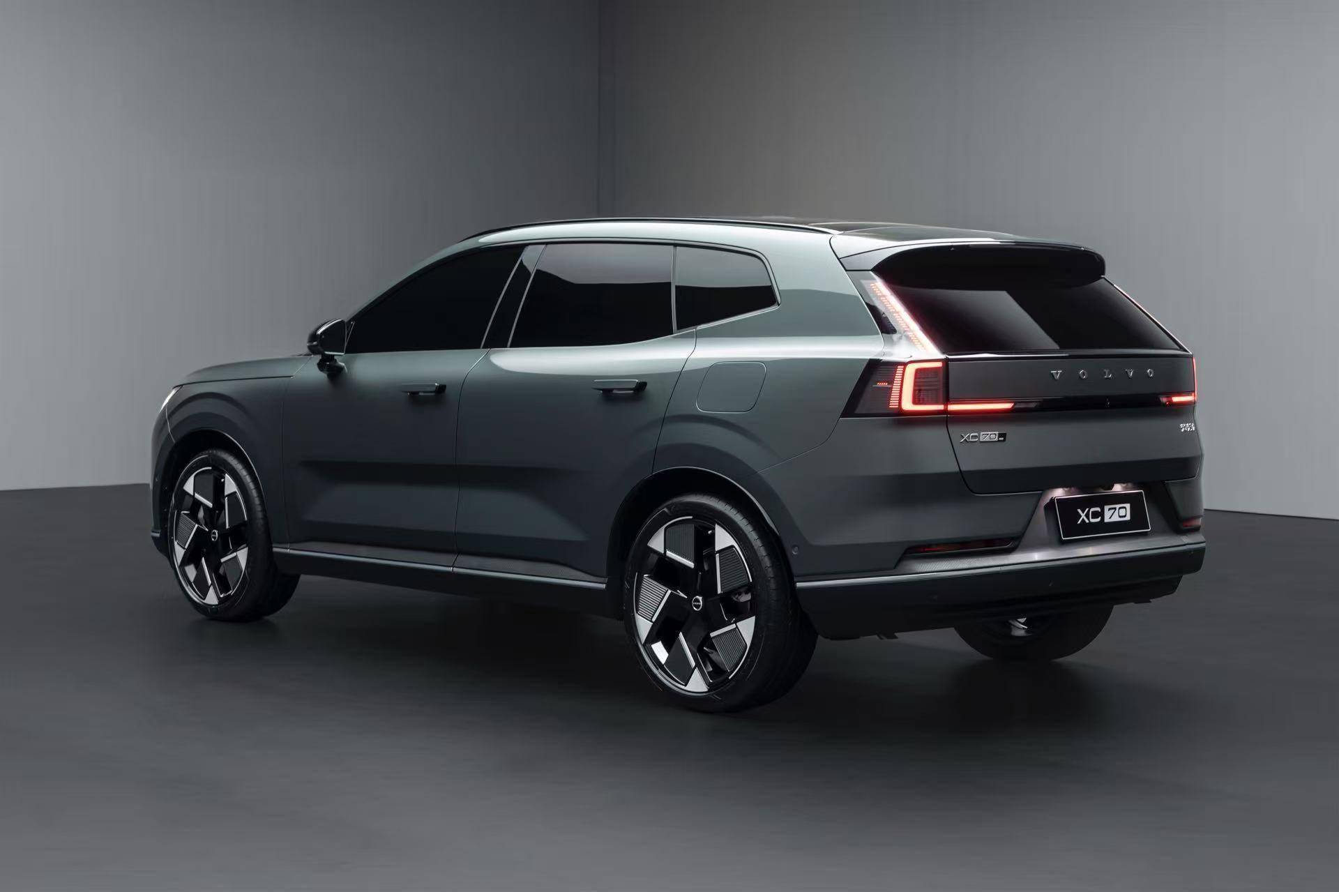 沃尔沃全新XC70购车手册:推荐四驱入门版
