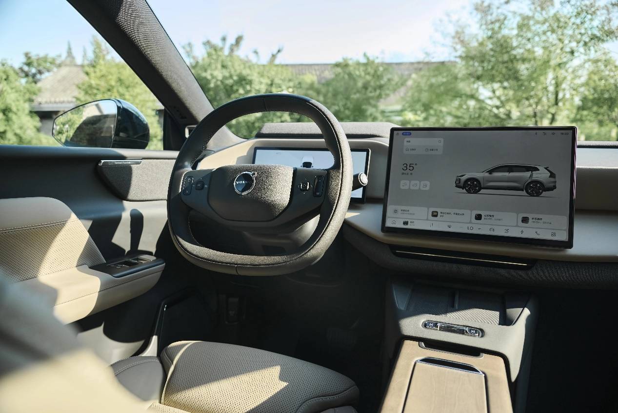 沃尔沃全新XC70购车手册:推荐四驱入门版