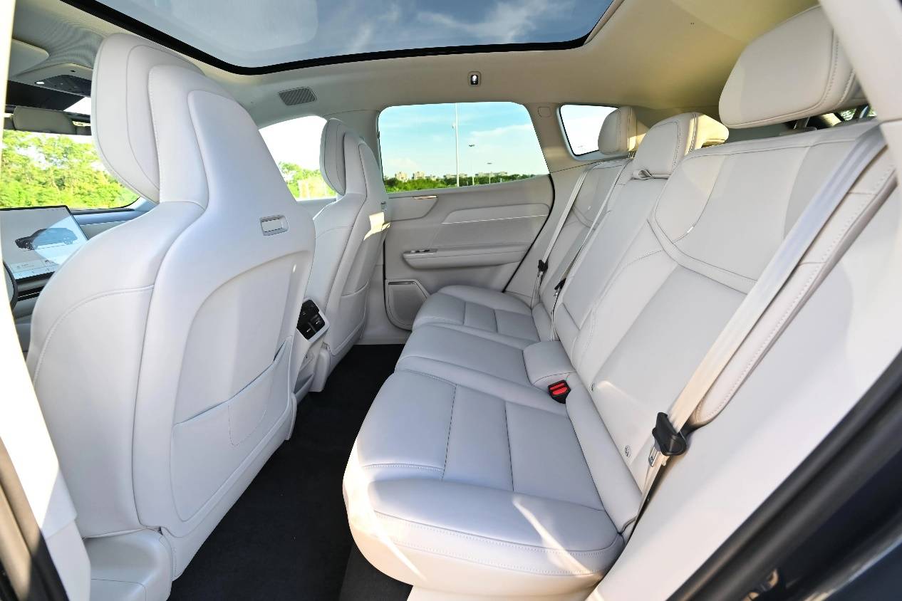 沃尔沃全新XC70购车手册:推荐四驱入门版