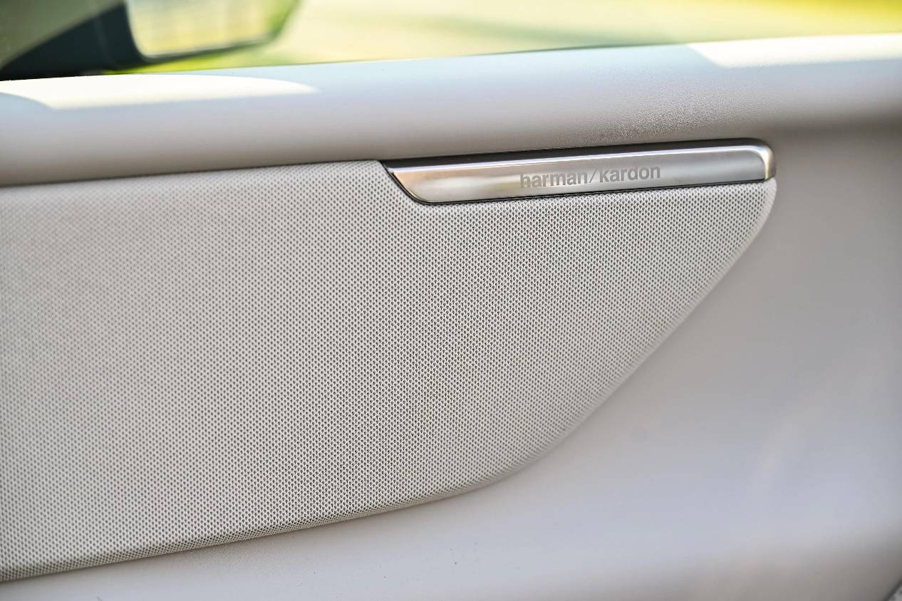 沃尔沃全新XC70购车手册:推荐四驱入门版