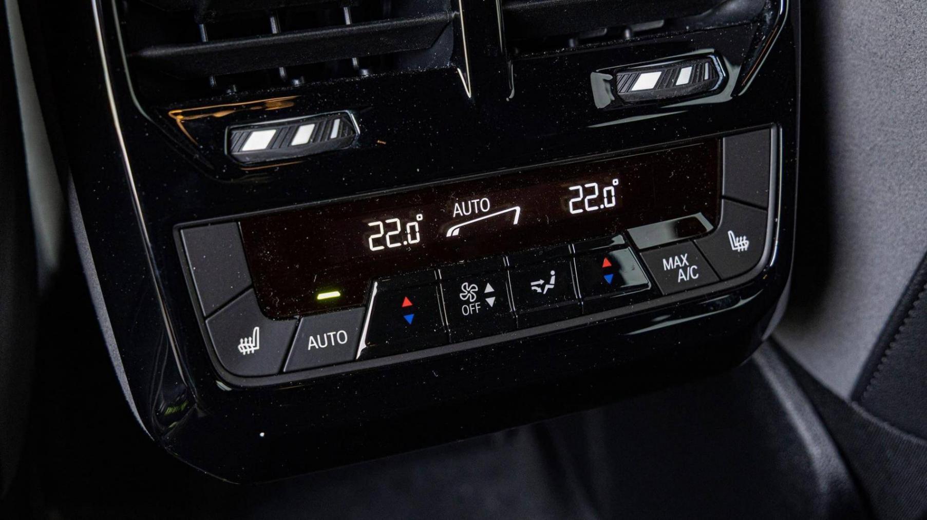 驾驶BMW iX M70的体验,竟然能秒杀大部分跑车
