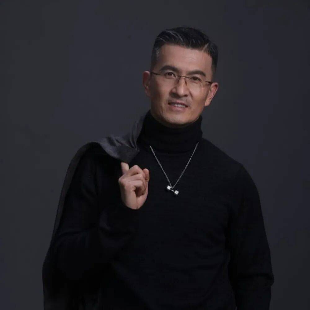 覆盖智驾座舱到销售营销,华为系高管成了车企“香饽饽”25位前高管占领汽车行业,CEO就干出4位