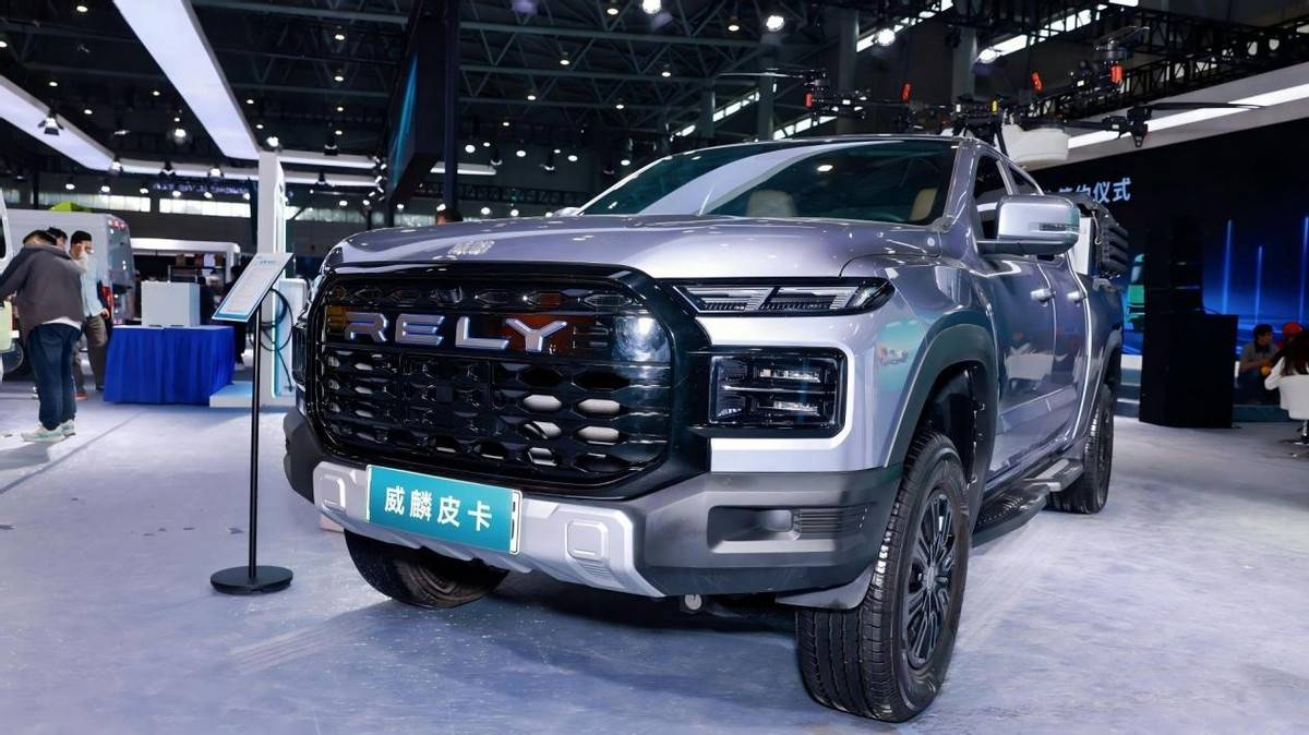 奇瑞商用车携旗下全新力作RELY威麟R08 EV,亮相2026合肥新能源商用车展,以“带大梁的智能纯电皮卡”之姿,精准切入这片充满潜力的蓝海市场