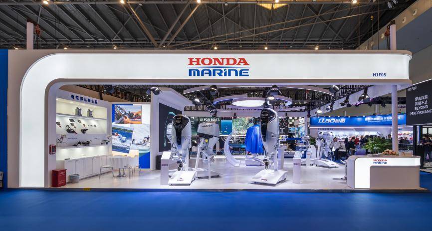 Honda携BF系列船外机产品重磅亮相,并以“共拓新机,聚力致远”为主题,正式发布BF100与BF200两款船外机,宣布即日起在华上市