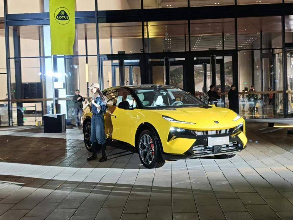 50.8万买952马力超跑SUV!50万级长板王,家用性能全拉满 图片