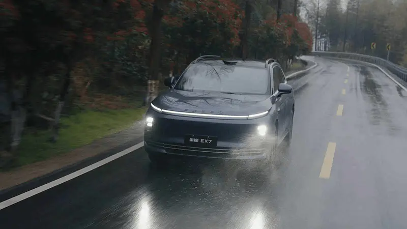 途EX7凭借“性能豪华大五座SUV”的定位,毅然在20万级细分市场掀起了一场融合“技术跨越”与“豪华普惠”的深度变革