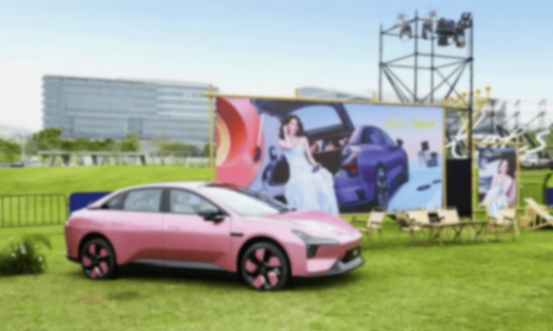 新款小鹏MONA M03价格不变,智驾对标50万级车