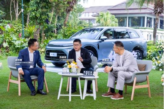 五菱与华为乾崑联手打造“华境S”:让全家出行不再“累”
