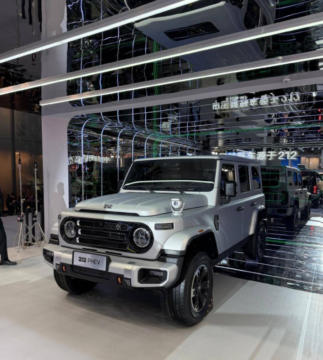 “方盒子”SUV“神仙打架”5款新车来袭 212 T01 PHEV领衔