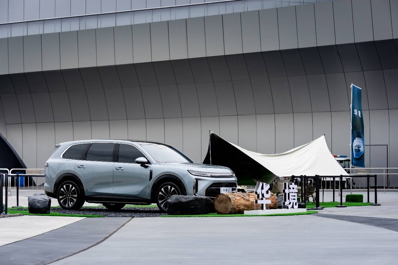 懂中国家庭的五菱,用华境 S 给 20 万级 SUV 上了一课