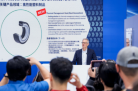 ​爱尔铃克铃尔亮相北京车展，在华启用新工厂