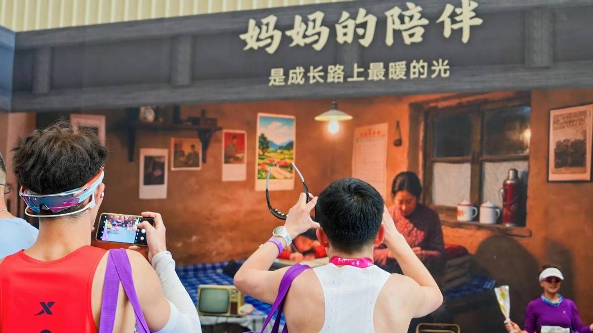 跑过冲压车间,吃碗槐花饺子:长城汽车这场母亲节马拉松,诚意藏在细节里