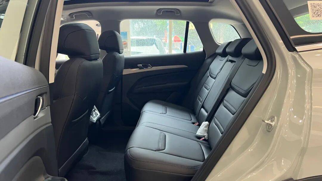 10万内合资中型SUV?到店看了看福特领睿,大空间配置高