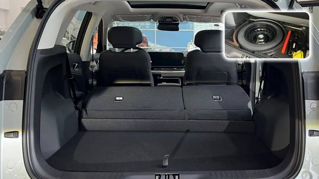 10万内合资中型SUV?到店看了看福特领睿,大空间配置高