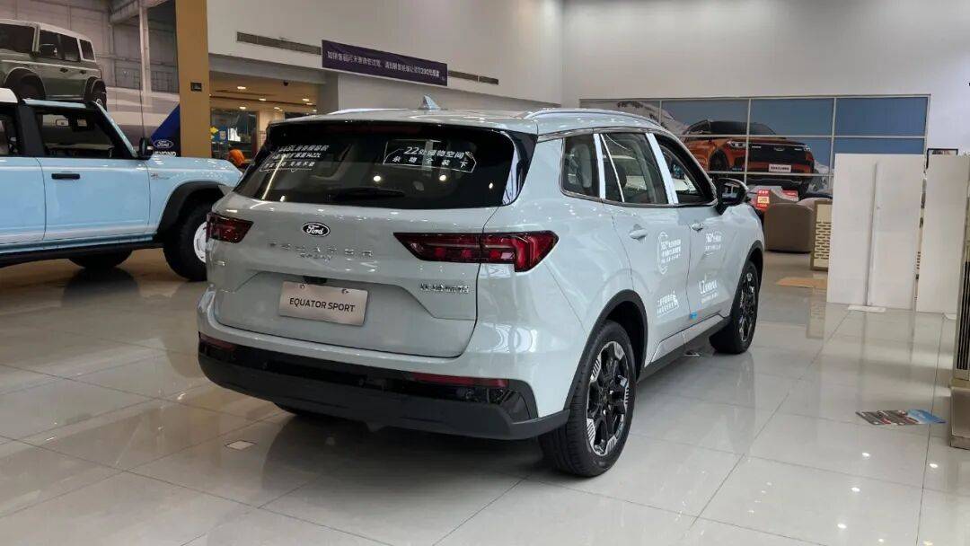 10万内合资中型SUV?到店看了看福特领睿,大空间配置高
